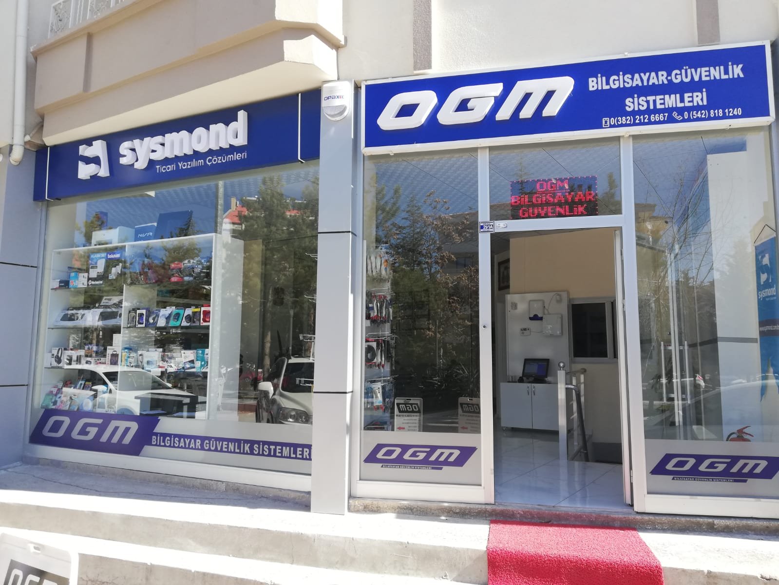 OGM Bilgisayar Aksaray mağaza cephesi